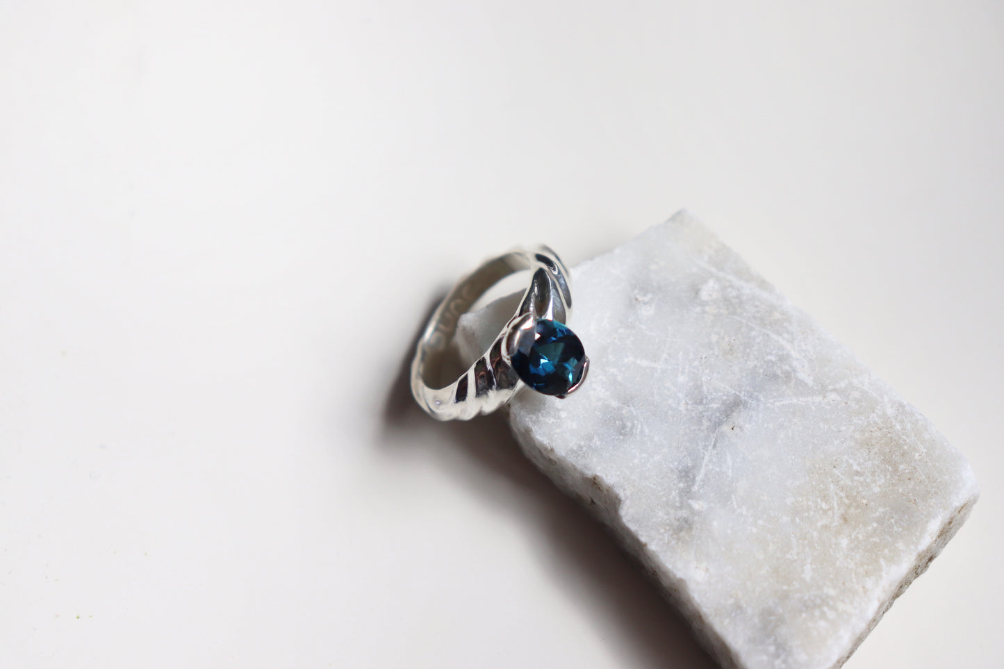INDICOLITE RING