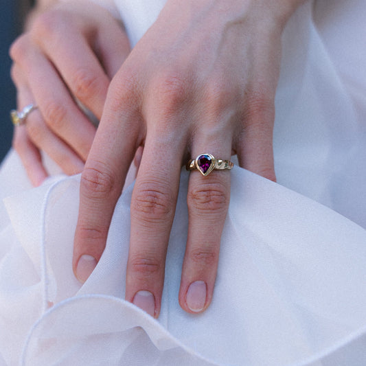 ANELL DE RUBEL·LITA D'OR