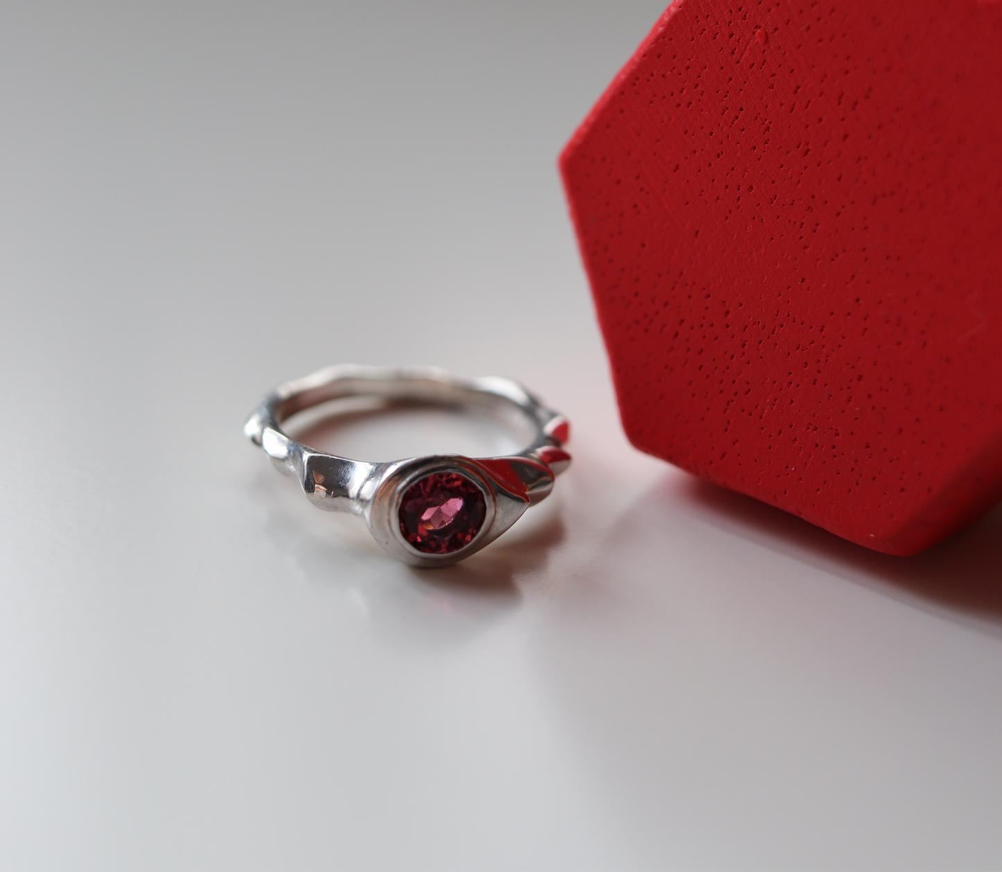 Ø5MM MALAYA GARNET RING