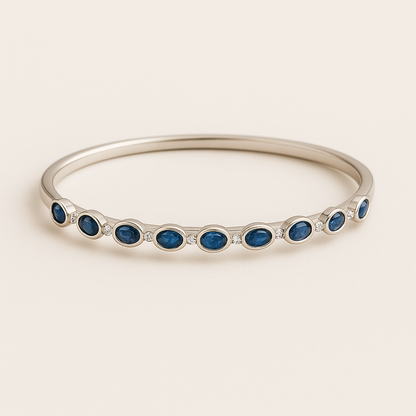 Brazalete de oro blanco con zafiros