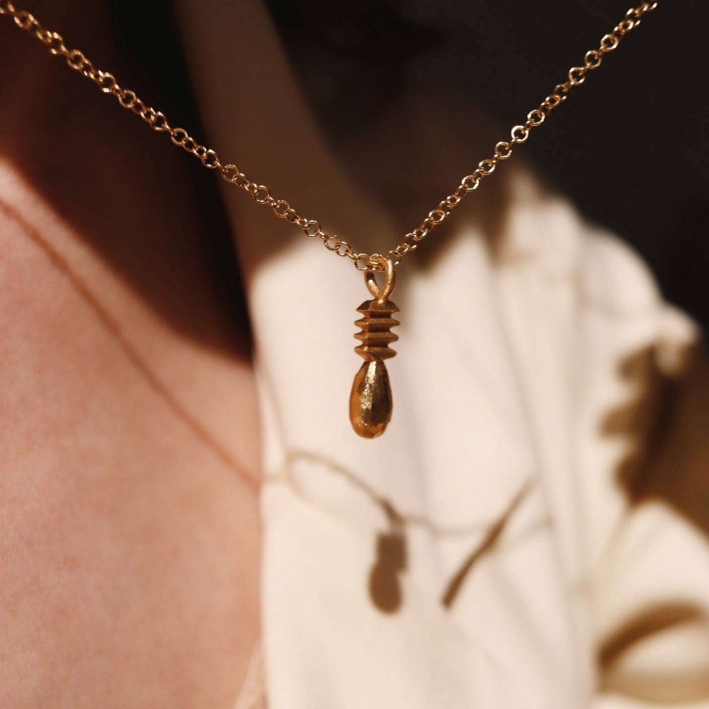 Collar Temple bañado en oro