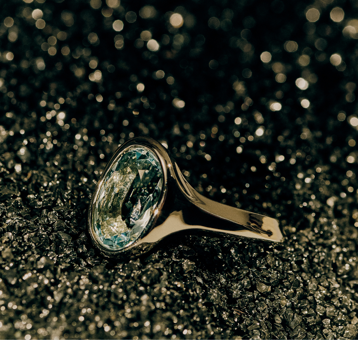 OVAL AQUAMARINE RING